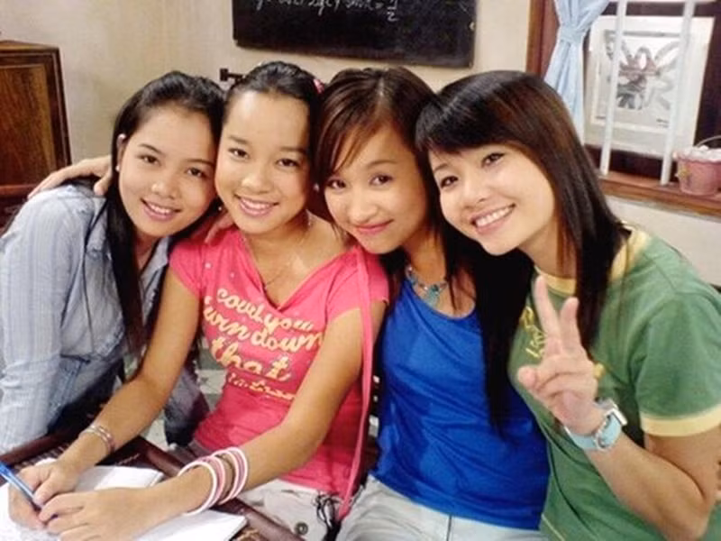 Khi đóng Nhật ký Vàng Anh, Minh Hương 20 tuổi, đang là sinh viên Học viện Âm nhạc Quốc gia, khoa đàn tỳ bà. Vẻ ngoài dịu dàng, diễn xuất tự nhiên giúp Minh Hương được nhiều khán giả yêu thích. Ảnh: Dân Việt