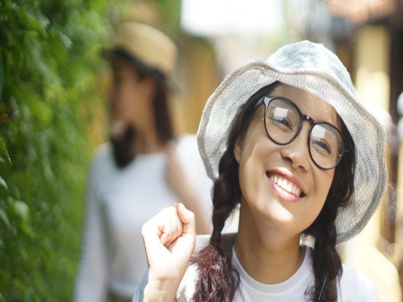 Hoài xù của Minh Hương được nhiều khán giả yêu thích không kém các nhân vật chính. “Bây giờ, khi tôi ra ngoài, giống như hội chứng Zippo, mọi người không phải nhận ra Minh Hương 'Vàng Anh' nữa mà nhận ra Hoài “xù”, điều đó chứng tỏ bản thân mình đã có bước tiến, đã có sự thay đổi”, cô chia sẻ trên Vietnamnet. Ảnh: Vietnamnet.