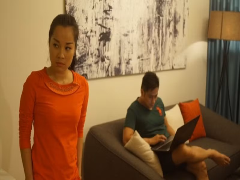 Trong Lời ru mùa đông lên sóng năm 2015, Minh Hương đóng vai Ngân - cô vợ hay ghen của Nam (do Minh Tiệp đóng). Vai diễn này không thực sự gây chú ý. Ảnh: Lao Động Thủ Đô.