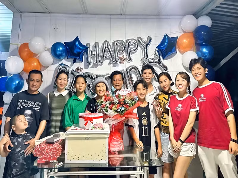 Cuối năm 2023, Gin Tuấn Kiệt chúc mừng sinh nhật mẹ vợ. Có thể thấy, anh là con rể quý của gia đình Puka.