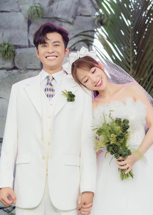 Tháng 11/2023, Puka - Gin Tuấn Kiệt tổ chức đám cưới tại Cam Ranh, TP HCM và Đồng Tháp.