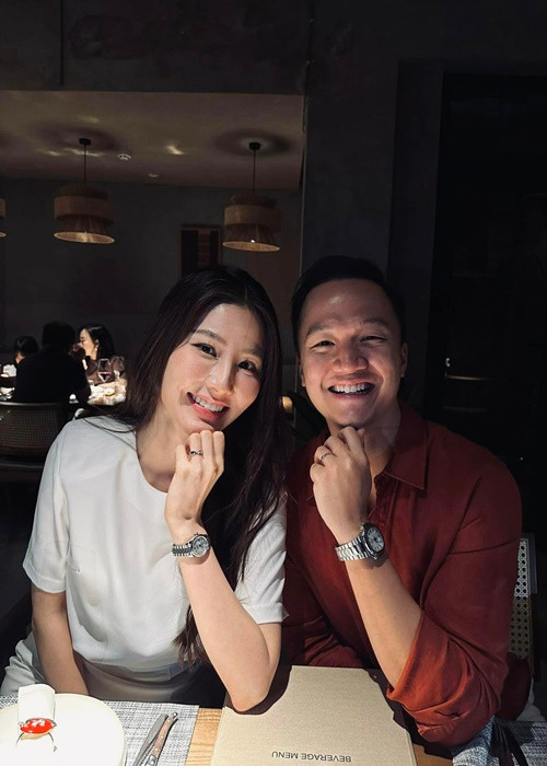 Nữ diễn viên cho biết, vợ chồng cô cùng bạn bè sẽ có một tiết mục vui trong đám cưới. Ảnh: FBNV.