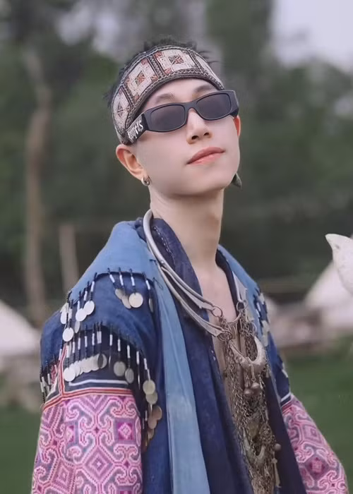 Double2T được đề cử ở hạng mục Nam ca sĩ và rapper tại Mai Vàng 2023 với ca khúc À lôi. Anh cạnh tranh với Đen Vâu, Đức Phúc, H.Kray và Karik.