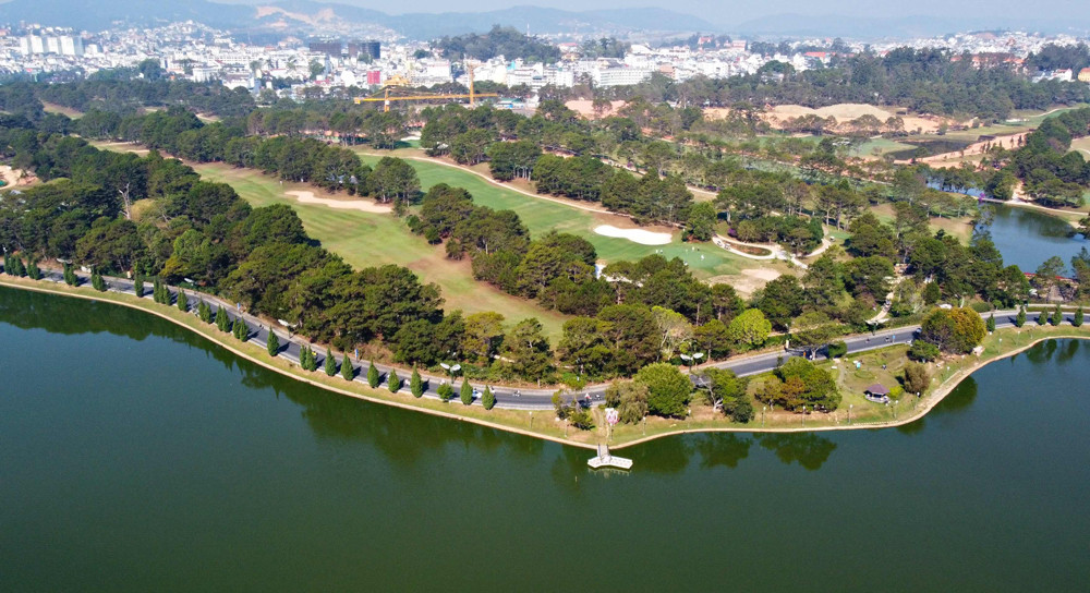 Doanh nghiệp bị bác đề xuất xây hầm ngầm trong Đồi Cù của ai? Doanh nghiep bi bac de xuat xay ham ngam trong Doi Cu cua ai?