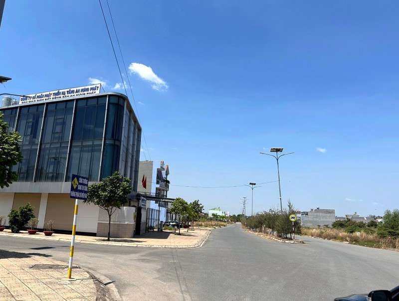 Chan dung chu dau tu Khu dan cu Long Phuoc vua bi dieu tra