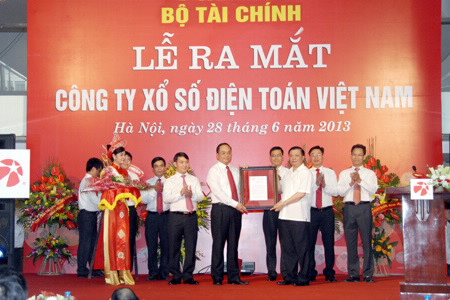 Vietlott: Lai rong tang 30%, hon 1.000 ty gui ngan hang lay lai
