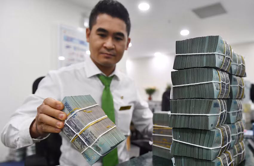 Giam lai suat, co cau no, ha thue: Cu hich du manh cho kinh te?