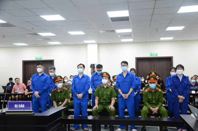 Chủ tịch Louis Hodings Đỗ Thành Nhân “phù phép” giá chứng khoán thế nào? Chu tich Louis Hodings Do Thanh Nhan “phu phep” gia chung khoan the nao?