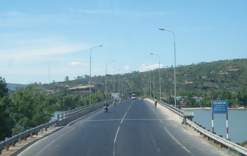 Livestream tu biet ban be truoc khi nhay cau tu tu