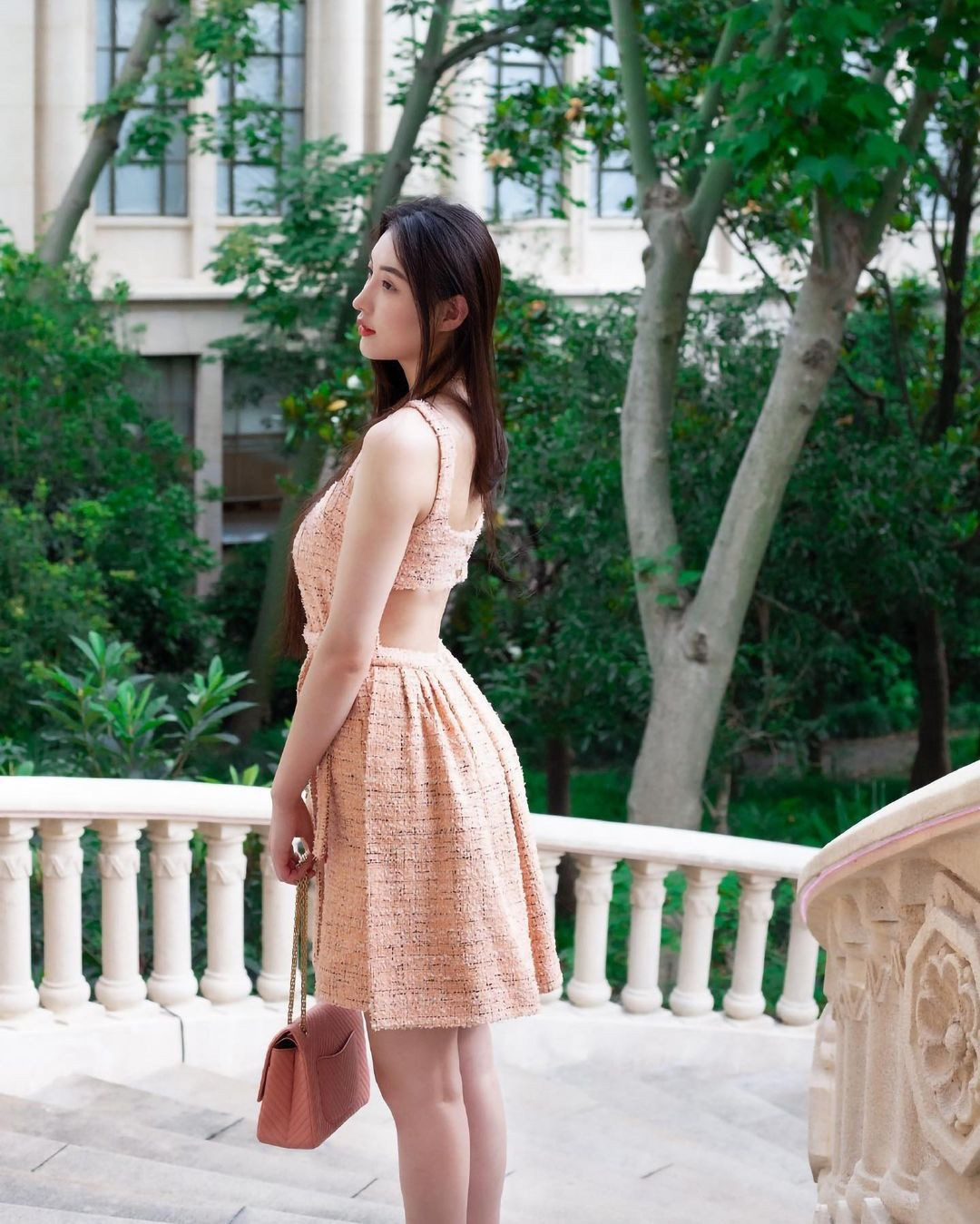 Phong cách diện đồ của Uil khá nữ tính. Cô nàng hiếm khi diện trang phục thể thao.