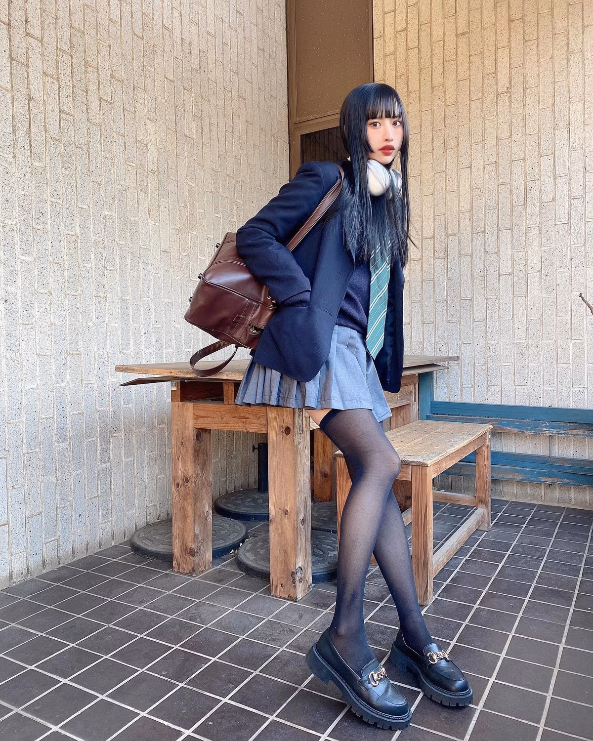 Sau khi nổi tiếng trên mạng xã hội, Fujikawa Ralumu nhận được sự chú ý lớn và nhận được sự ưu ái của các công ty môi giới.