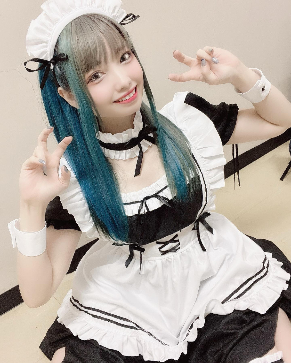 Ngoài gu thời trang khác biệt, Marimatu còn là một nhạc sĩ, ca sĩ, dành rất nhiều tâm sức để tập luyện hòng xâm nhập vào giới giải trí.