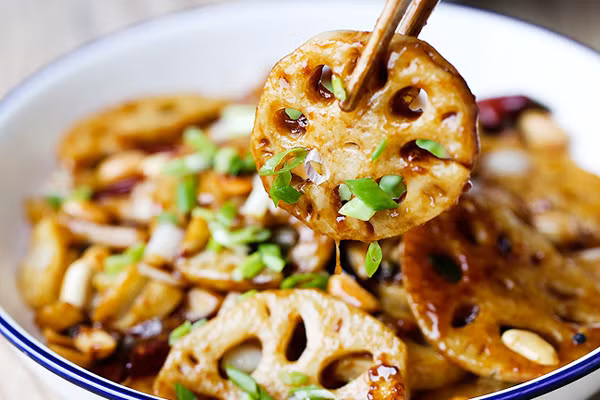 Hơn nữa, nếu thức ăn chiên được hâm nóng nhiều lần, có thể tạo ra nhiều chất gây ung thư hơn như benzopyrene, amin dị vòng và acrylamide.