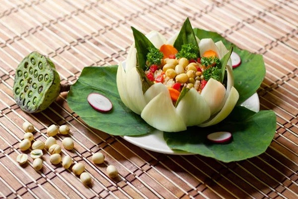 Tất nhiên, không phải là bạn không được ăn dầu, chỉ là người trưởng thành khỏe mạnh không nên tiêu thụ quá 25-30 gram dầu ăn mỗi ngày, hãy nhớ nhé.