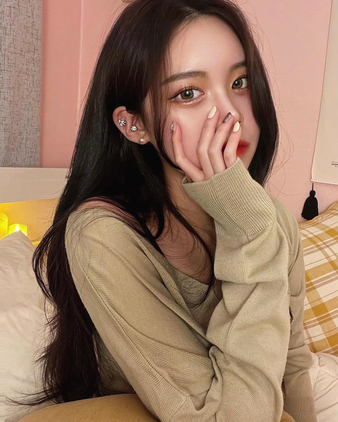 Belle Jae là một trong những hot girl yêu thể thao nổi tiếng của Hàn Quốc. Cô nàng có khuôn mặt nhỏ nhắn và đôi mắt to tròn, sống mũi cao thanh tú cùng đôi môi đỏ mọng, rất ngọt ngào và dễ thương.