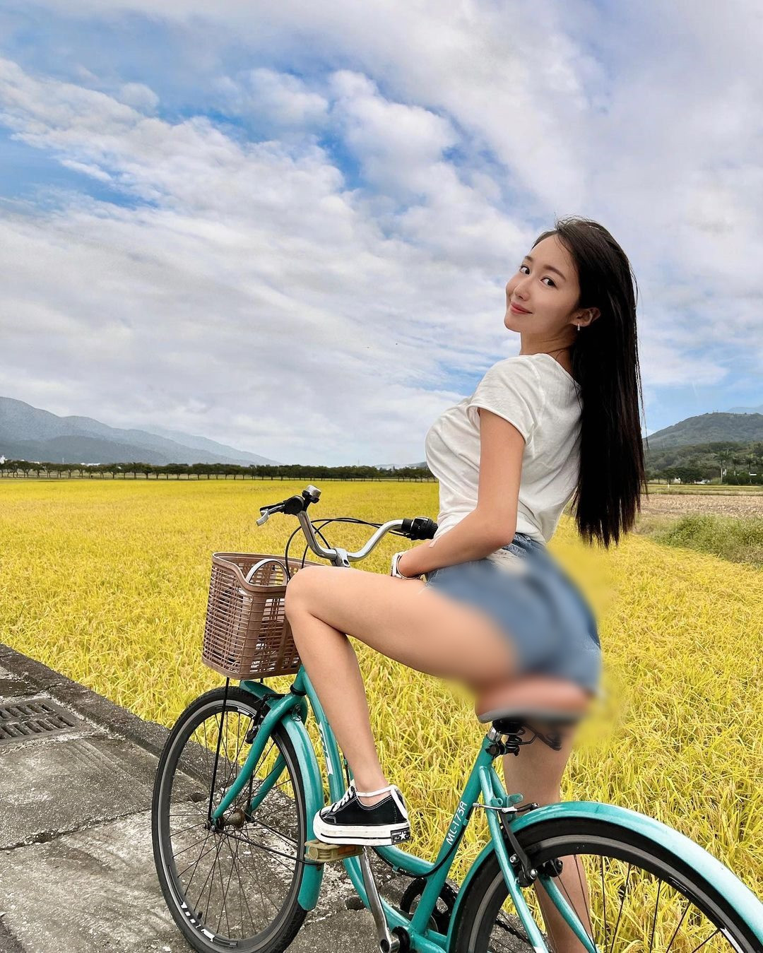 Theo An Bách, những hình ảnh của cô không vượt quá tiêu chuẩn cộng đồng, vì vậy cô nàng không cần e ngại.