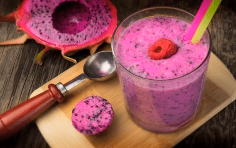 Đối tượng thứ hai không nên ăn thanh long là những người tiêu hoá kém. Tuy nói rằng thanh long chứa nhiều chất xơ nhưng lợi ích này lại hoá bất lợi, thậm chí gây tử vong cho những người có dạ dày không tốt.