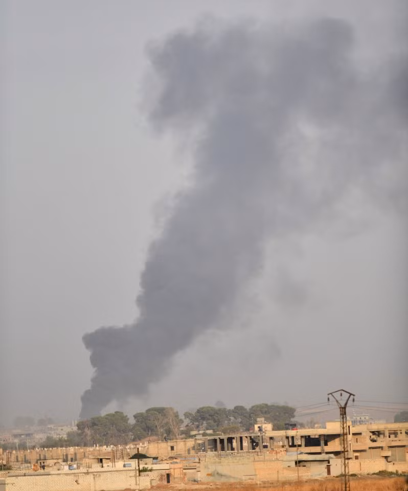 Nhà lãnh đạo Thổ Nhĩ Kỳ gọi đây là Chiến dịch "Mùa xuân Hòa bình" nhằm chống lại các lực lượng thuộc đảng Công nhân người Kurd (PKK) và nhánh Các Đơn vị Bảo vệ Nhân dân người Kurd (YPG), vốn bị Ankara liệt vào danh sách các tổ chức khủng bố.