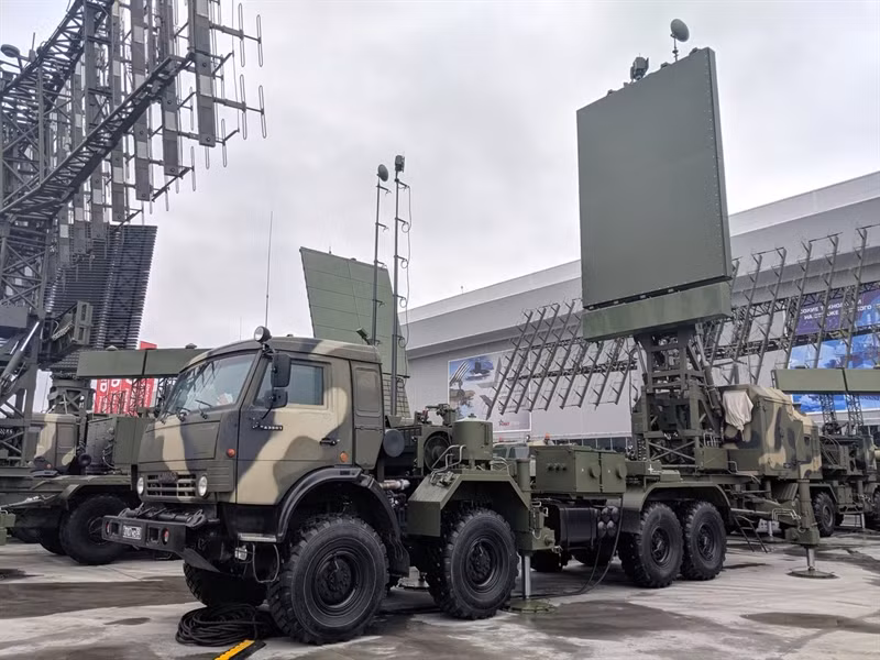 Hiện tất cả những hệ thống phòng thủ tại Crimea đã được triển khai trực chiến. Theo giải thích của Nga, việc tăng cường hệ thống phòng không đến Crimea được thực hiện sau khi Bộ Quốc phòng Nga tuyên bố thành lập một lực lượng "quân đội độc lập" tại Crimea với quy mô quân sự cực lớn nhằm đập tan các mưu toan tấn công và đánh chiếm bán đảo này từ phương Tây.