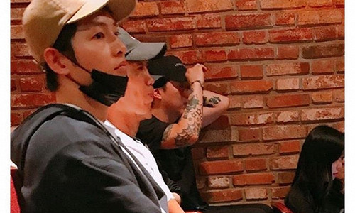 Song Hye Kyo bi nghi ngoai tinh voi ai sau tin ly hon?-Hinh-3