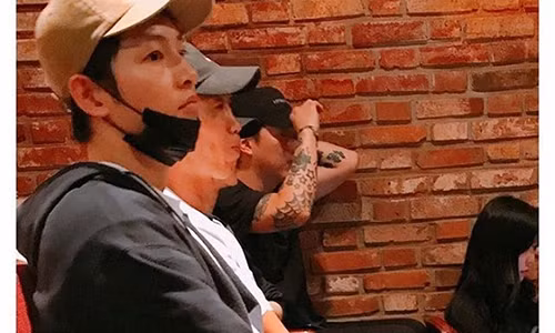 Song Hye Kyo bi nghi ngoai tinh voi ai sau tin ly hon?-Hinh-3