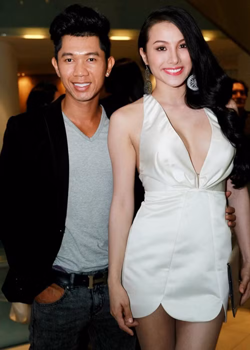 Lương Bằng Quang không trách Yaya Trương Nhi. Anh cho rằng bạn gái cũ trả lời mà không kịp cân nhắc. Nam ca sĩ nói thêm anh cảm thấy rất buồn lòng vì quá khứ bị khơi lại.