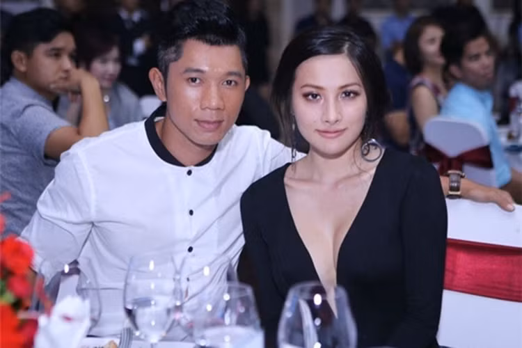 Trong một chương trình, Yaya Trương Nhi tiết lộ cô từng thấy tình cũ nhắn tín cho một số điện thoại không được lưu tên với nội dung "Anh nhớ em". Ảnh: Zing