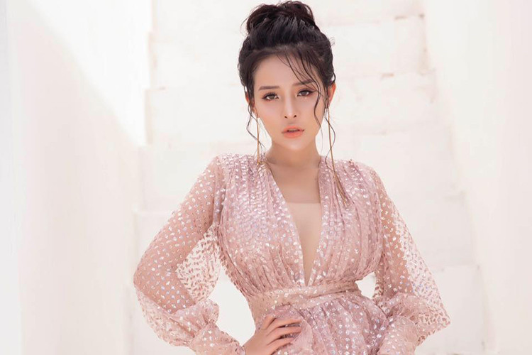 Để chứng minh những gì mình nói, Ngân 98 tung đoạn ghi âm được cho là của mẹ Lương Bằng Quang mắng nhiếc con trai lăng nhăng.