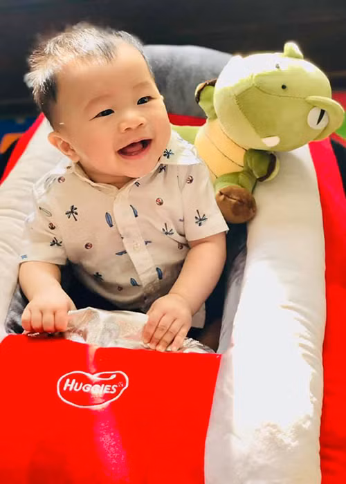 Con trai của Đinh Ngọc Diệp - Victor Vũ ngày càng kháu khỉnh.