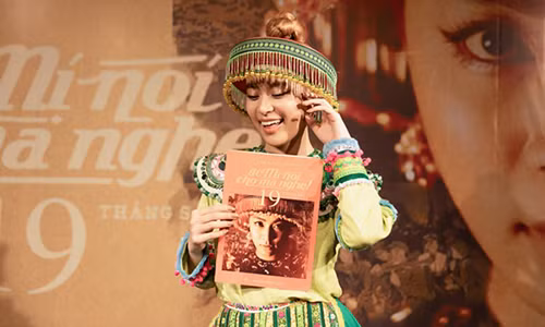 Hoang Thuy Linh doa gui la ngon den nha ai soi moi qua khu