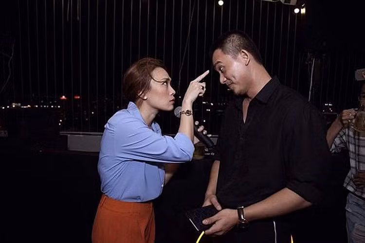 Mỹ Tâm cùng Mai Tài Phến diễn ra hành động khiến nhiều người hiểu lầm. Ảnh: Pháp luật xã hội