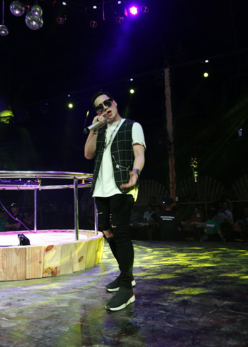 Ca sĩ gây sốt với cover "Độ ta không độ nàng" đạt 4 triệu view không phải gương mặt quá xa lạ với khán giả Việt.