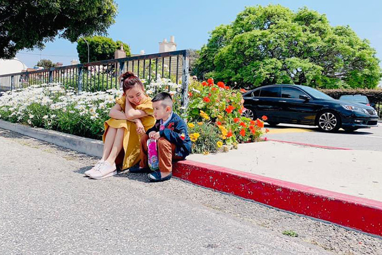 Vy Oanh tiết lộ con trai cảm thấy không vui khi bị em gái cắn.