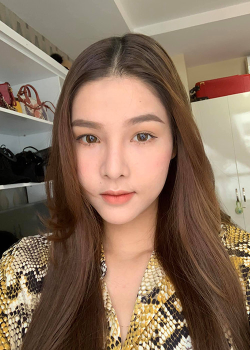 Kỳ Hân hiện bán hàng online. Cô chia sẻ: "Làm nghề gì chẳng quan trọng. Quan trọng là kiếm tiền bằng sức lao động".