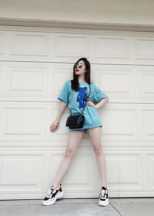 Từ Mỹ, Hương Tràm cập nhật hình ảnh đến người hâm mộ Việt Nam.