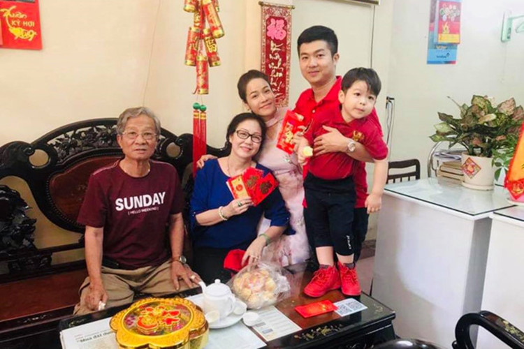 “Hơn 2 năm chung sống với nhau, điều mà tôi day dứt nhất chính là đã khiến cho ba mẹ và gia đình nhà chồng tôi kỳ vọng quá nhiều về hạnh phúc này, để rồi cuối cùng lại khiến họ thất vọng. Họ thật sự quá tốt với tôi”, cô nói.