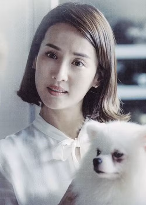 Trong bộ phim "Ký sinh trùng", "nữ hoàng phim nóng" đảm nhận vai Yeon Kyo, vợ của ông Park.