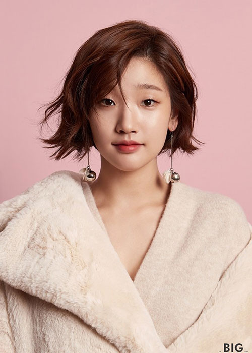 Đến năm 2015, nữ diễn viên có được vai diễn lớn trong phim điện ảnh "The priests".