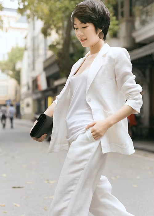  Uyên của "Về nhà đi con" từng đoạt giải hoa hậu của một cuộc thi nhan sắc diễn ra tại Malaysia.