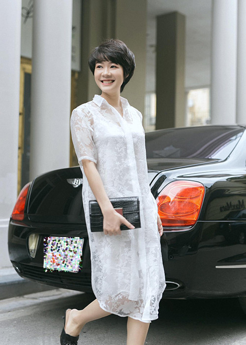 Có thể thấy, ngoài đời, Kim Ngọc có nhiều nét tương đồng với nhân vật Uyên trong "Về nhà đi con".