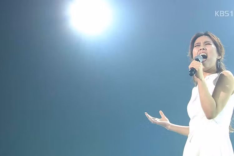 Tại Hàn Quốc, Kim So Hyang được xem là một trong những diva. Ngoài ra, cô còn được mệnh danh “Mariah Carey của Hàn Quốc”.