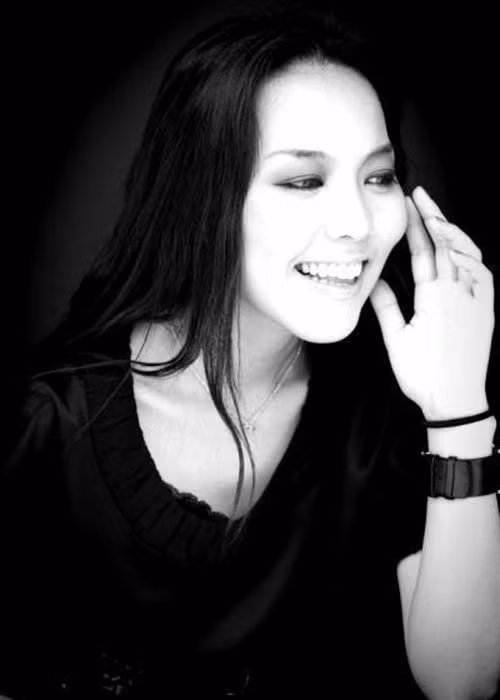 Kim So Hyang có quãng giọng rộng hiếm có nhất là với người châu Á cùng kỹ thuật thanh nhạc tốt và khả năng biến tấu thuần thục.