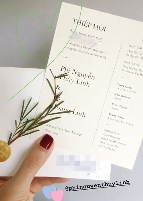 Thiệp cưới của MC Phí Linh vừa được một người bạn chia sẻ. Theo thông tin trên thiệp, Phí Linh tổ chức đám cưới vào ngày 14/6.