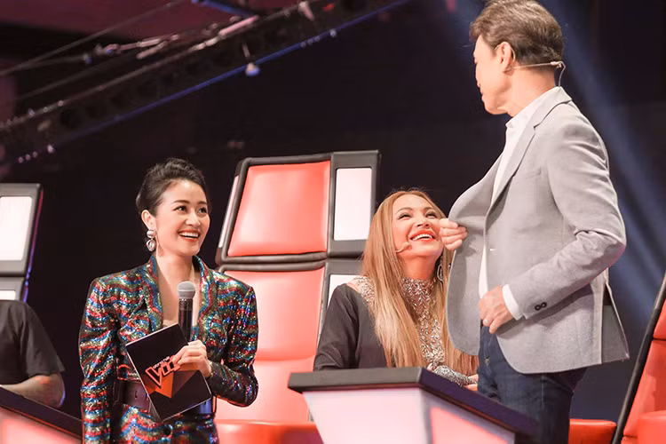 Lối dẫn dắt gameshow của nữ MC "Giọng hát Việt" được đánh giá khá cao.