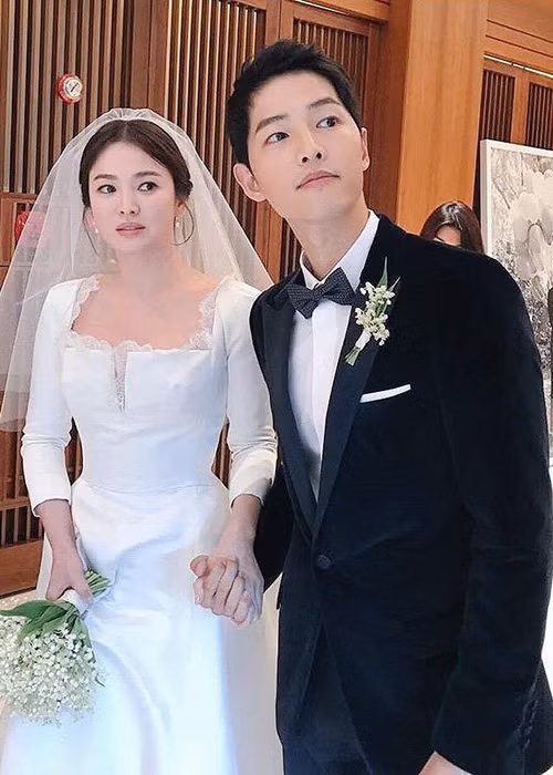 Song Hye Kyo đã có 2 năm chung sống với Song Hye Kyo và cặp đôi không có con chung.