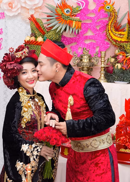 Bà xã của Lê Dương Bảo Lâm tên Quỳnh Anh, sinh năm 1992, kém chồng 3 tuổi. Cô và Bảo Lâm đều là cựu sinh viên trường Sân khấu Điện ảnh. Ảnh: Zing