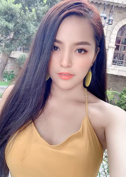 9x không biết Đông Nhi là ai từng tham gia Thần tượng Bolero 2018.