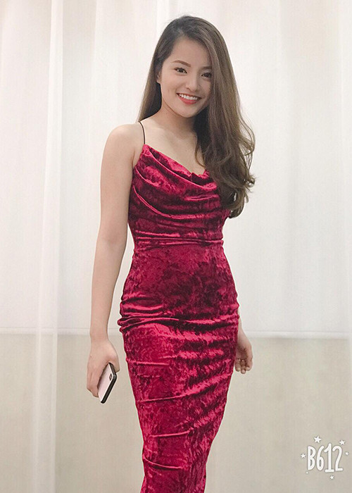 Học trò của Ngọc Sơn sở hữu gương mặt khả ái, vóc dáng gợi cảm.