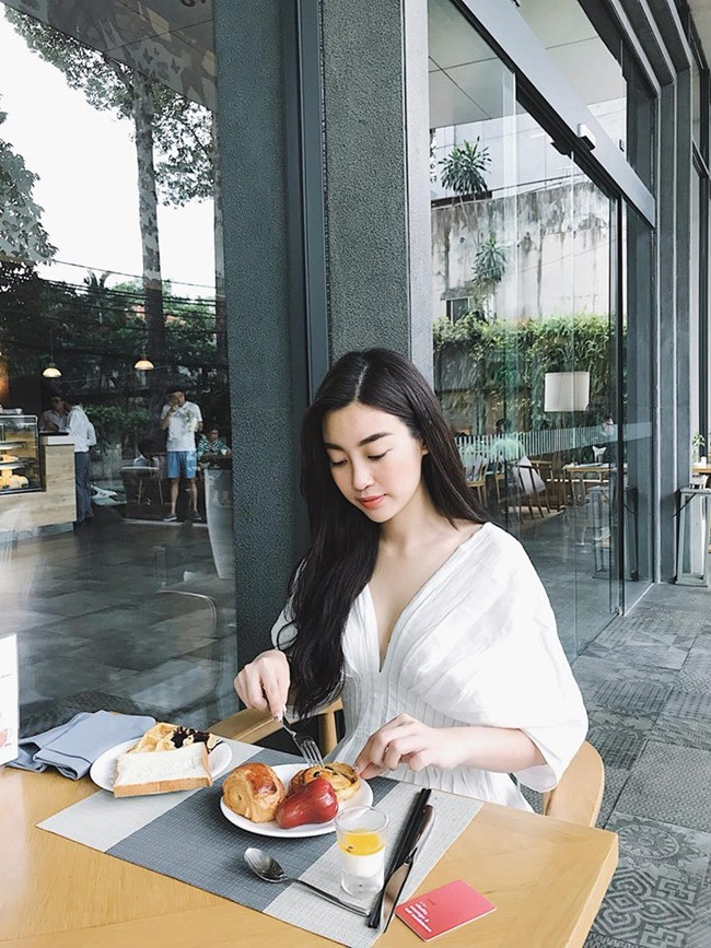 Đỗ Mỹ Linh được biết là một trong những Hoa hậu Việt Nam giản dị nhất.