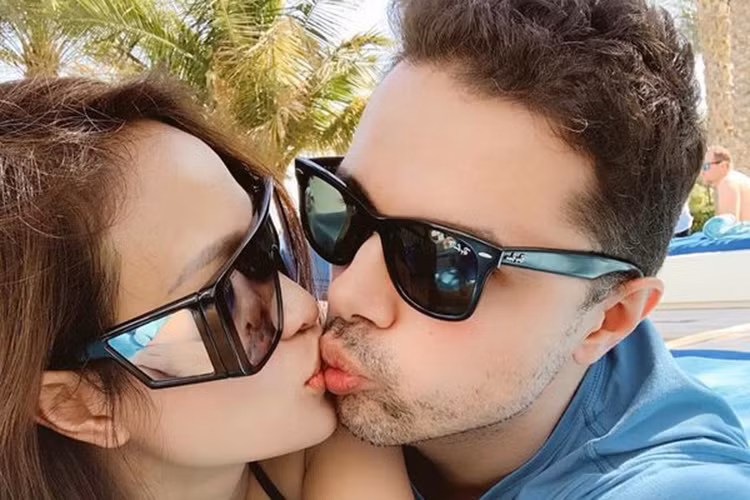 "Anh rất điềm đạm, kiên nhẫn. Sự kiên nhẫn thể hiện từ cách nói chuyện, lắng nghe, đối xử với tôi và chịu việc tôi hoạnh họe anh", nữ MC nói thêm về bạn trai trong cuộc phỏng vấn trên Dân Trí. Ảnh: FBNV